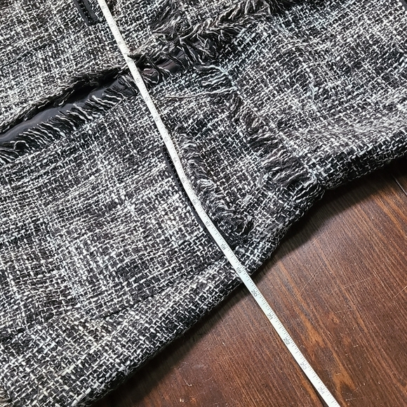 Light Tweed Blazer - Picture 3 of 12